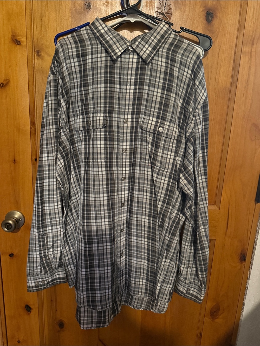 Van Heusen Black and Gray Plaid Button-Down Shirt 2XL